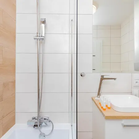 Brzezno Apartament Przy Plazy By Renters 公寓